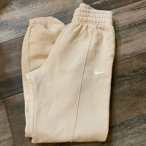 Woman’s Nike sweats
